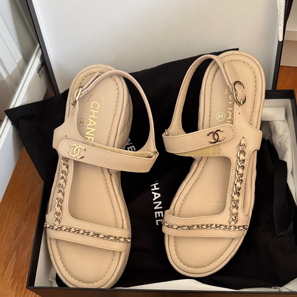 CHANEL Nude Sandals with Chain Accent - Picture 10 of 11